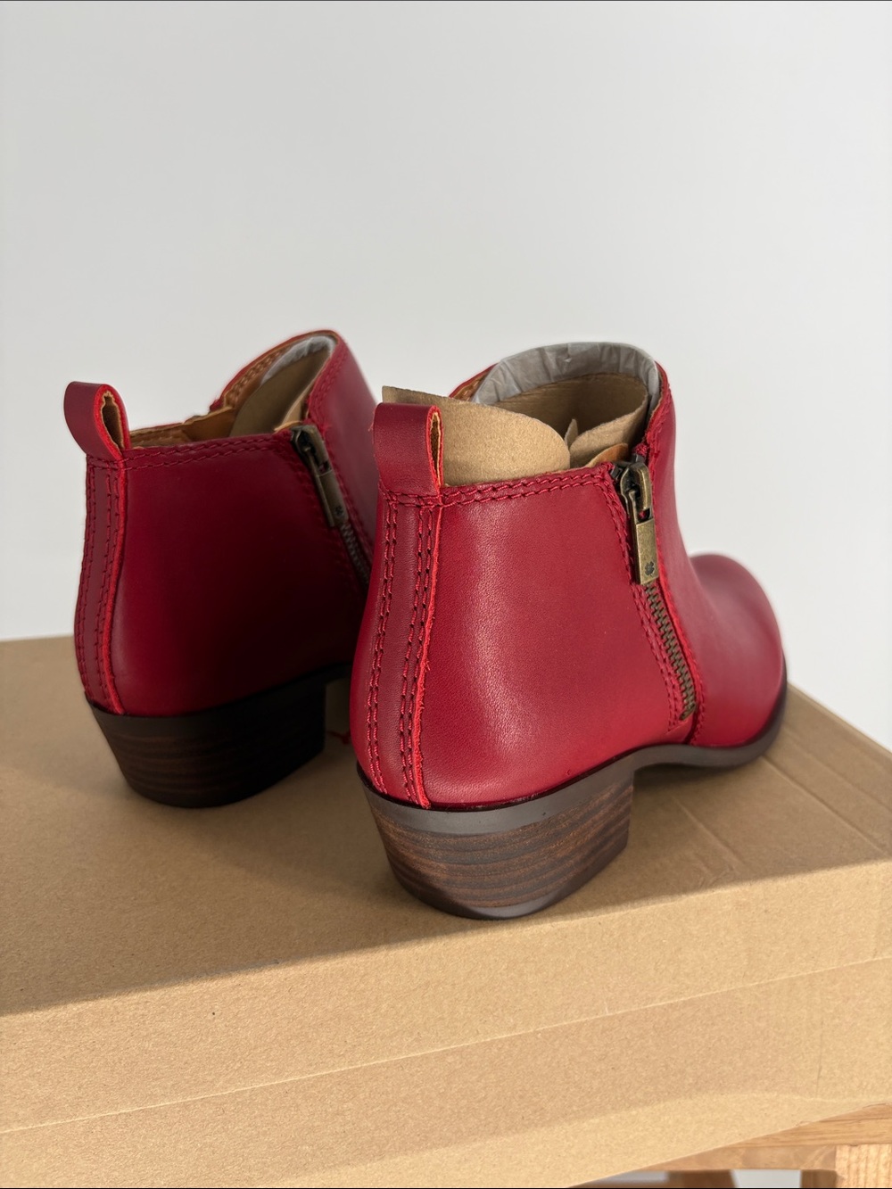 New Lucky Brand LK-BASEL  Leather Ankle Booties SIZE 6.5 - Picture 3 of 7